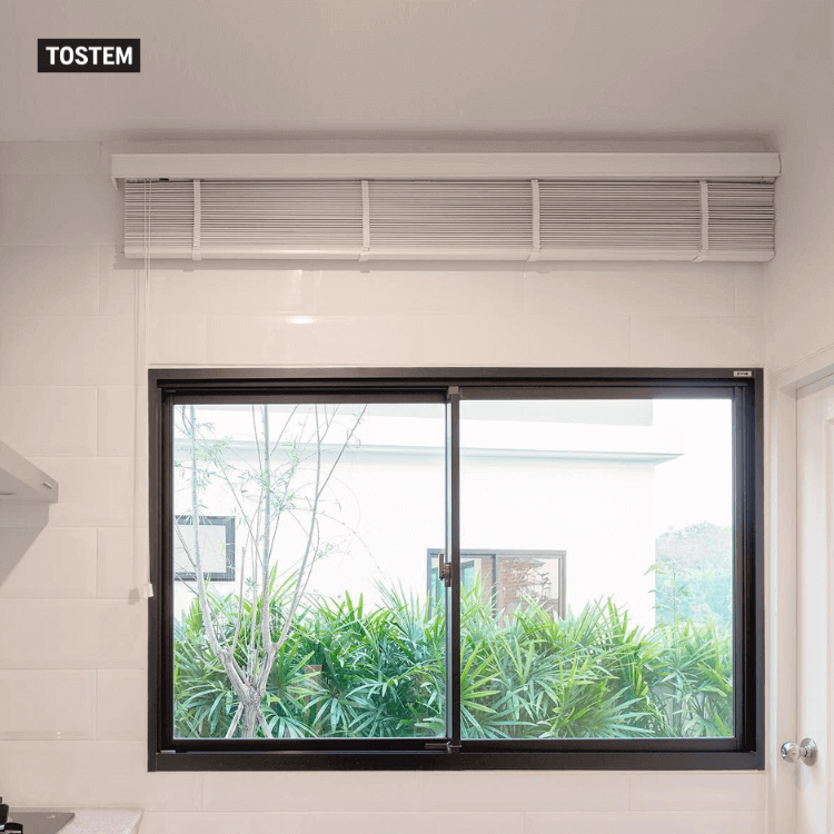 Mẫu cửa sổ nhôm kính lùa 2 cánh cao cấp TOSTEM dành cho nhà bếp