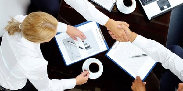 Nhận biết một số dấu hiệu của ngôn ngữ cơ thể trong đàm phán