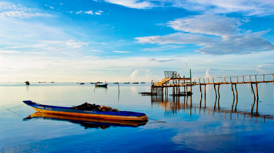 Làng chài Hàm Ninh