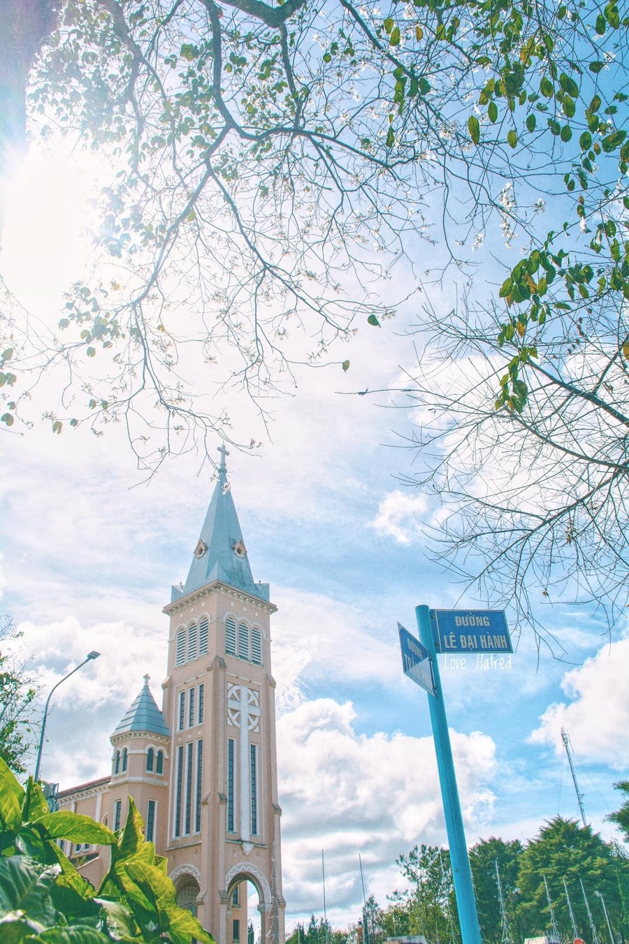 Đường Trần Phú – Nhà thờ con Gà – Dinh