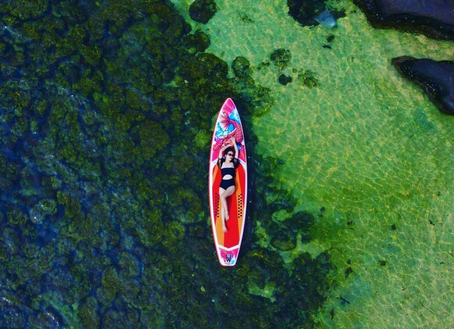 Chụp ảnh từ trên xuống cùng biển Phú Quốc