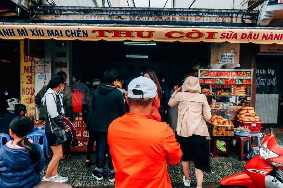 Bánh mì xíu mại Thu Còi