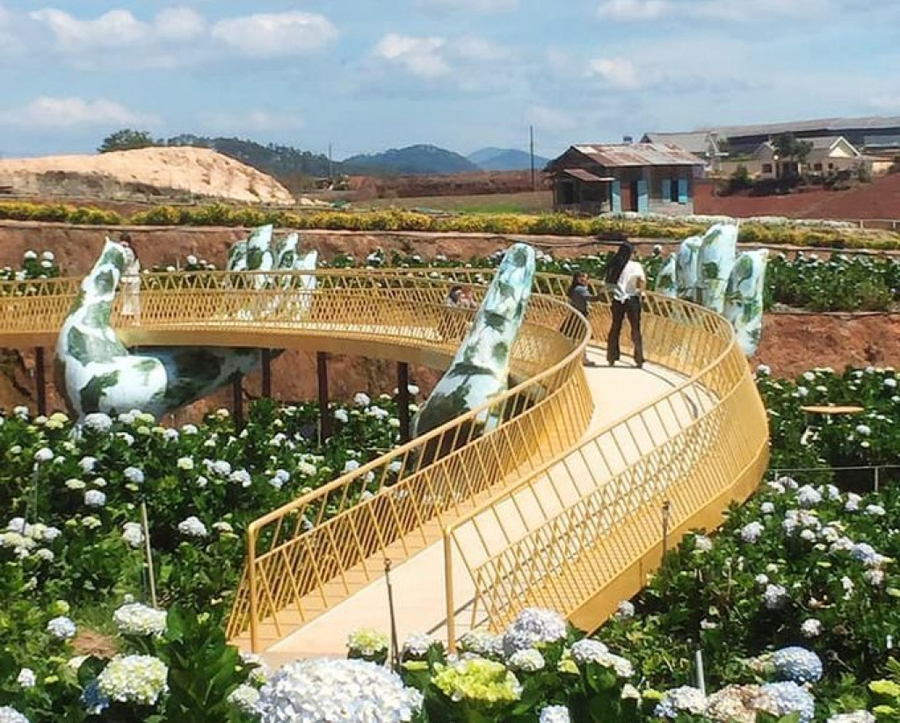 Giới thiệu 2 cây Cầu Vàng tại Đà Lạt