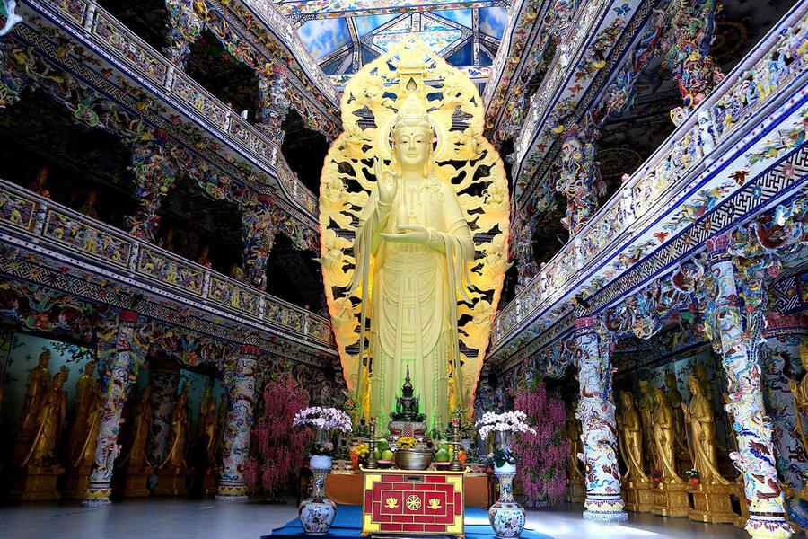 Tại sao lại có tên chùa Ve Chai