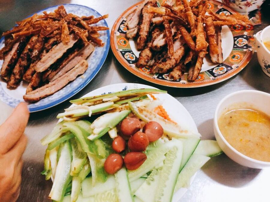 Nem nướng Bà Hùng Đà Lạt