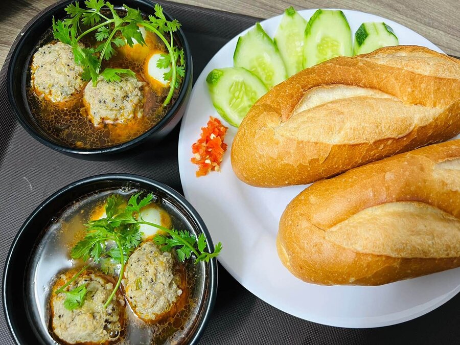 Bánh mì xíu mại Đà Lạt