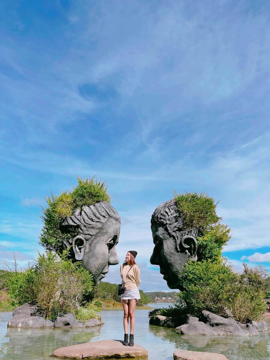 Hình ảnh check in hồ Vô Cực Đà Lạt “triệu like”