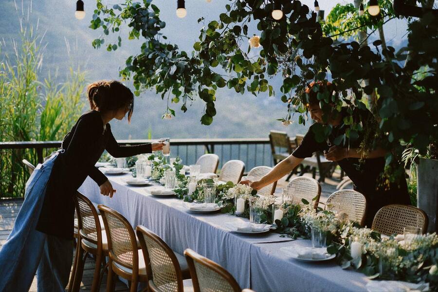 Nhân viên phục vụ ân cần chu đáo