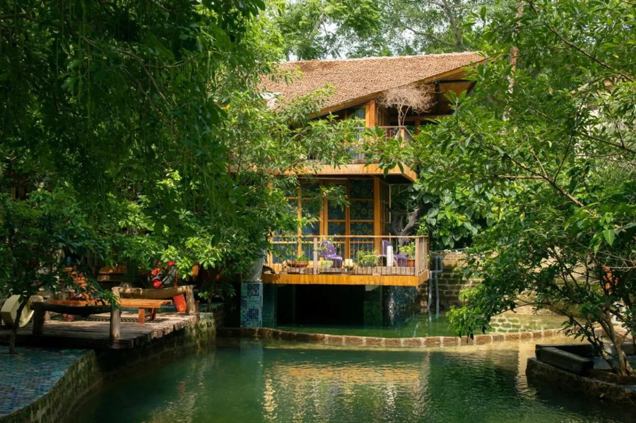 Nhà trống tại khu du lịch Lá Phong