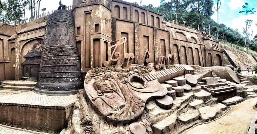 Các công trình kiến trúc đất sét độc đáo