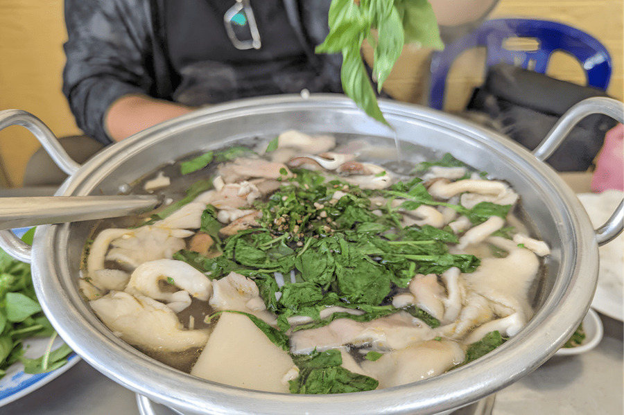 Lẩu gà lá é Hai Bà Trưng Đà Lạt