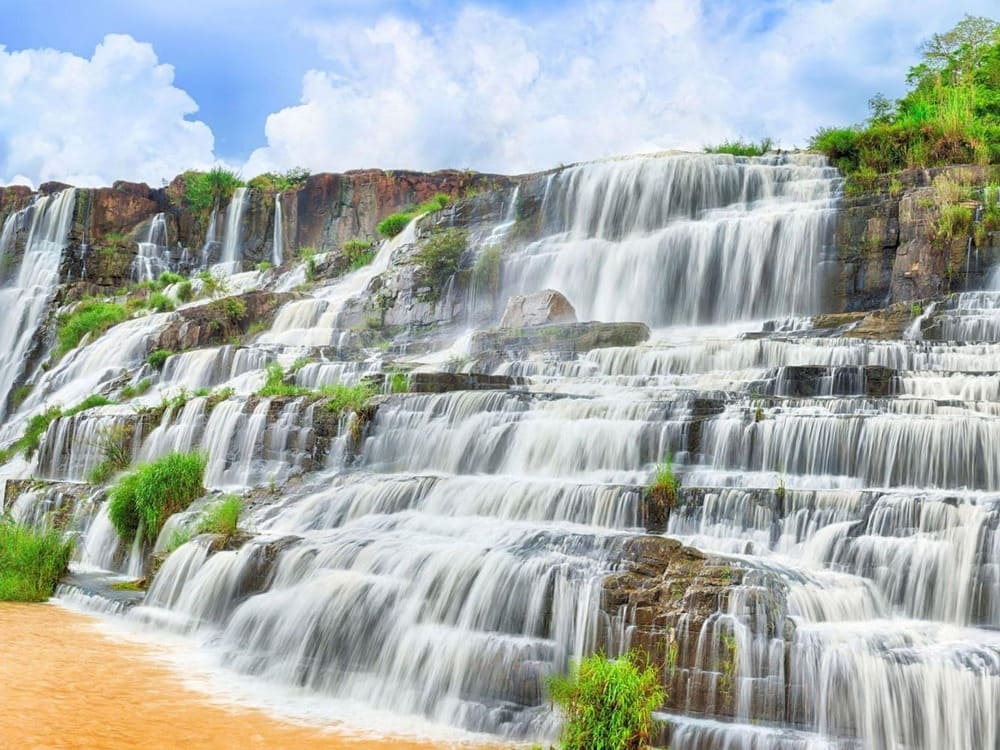 Thác Pongour là một trong những thác nước đẹp và hùng vĩ nhất tại Lâm Đồng