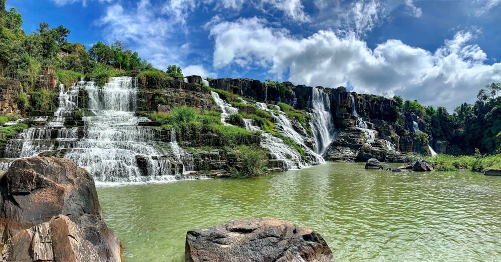 Thác Pongour gắn liền với một truyền thuyết của núi rừng Tây Nguyên