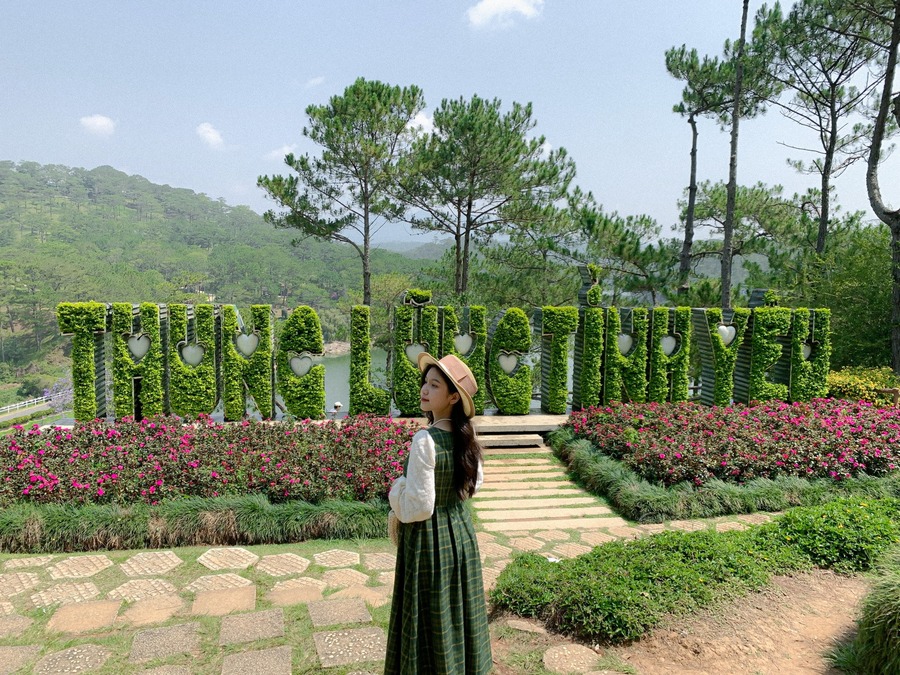 Mẹo mặc đồ check in “lung linh” tại thung lũng