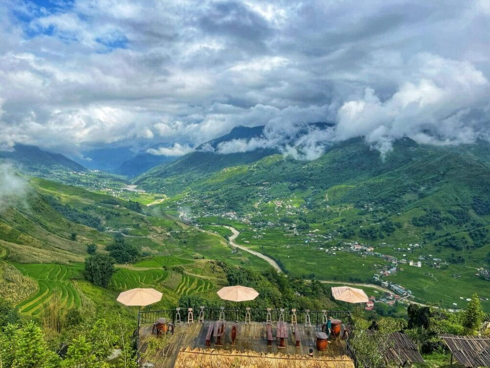 Ngắm thung lũng Tả Văn từ trên cao