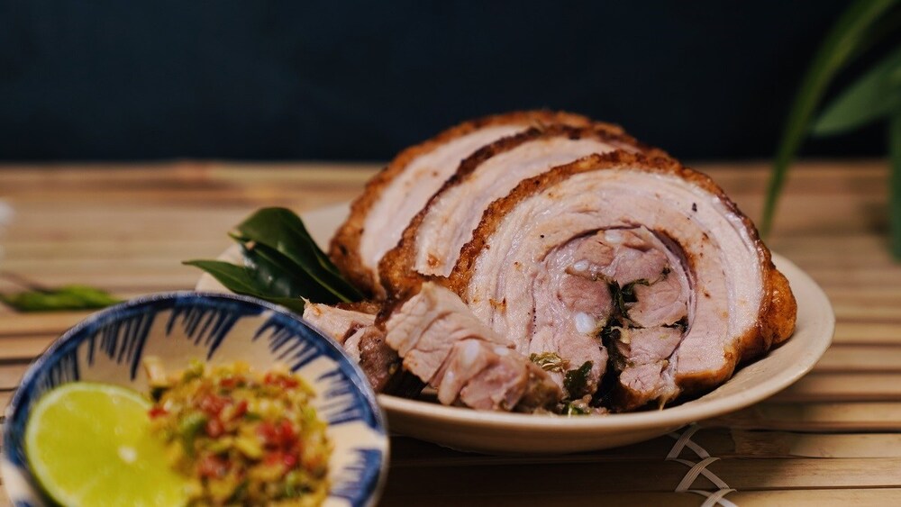 Thịt heo nướng lá mắc mật