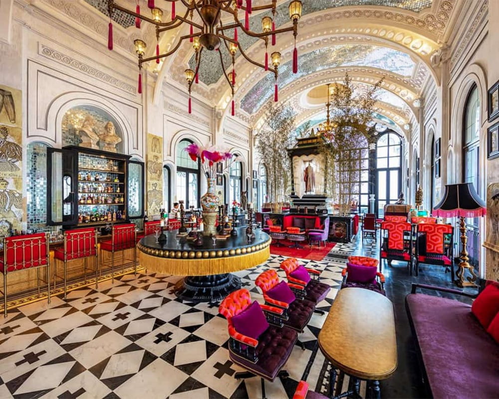 Khám phá trung tâm thương mại