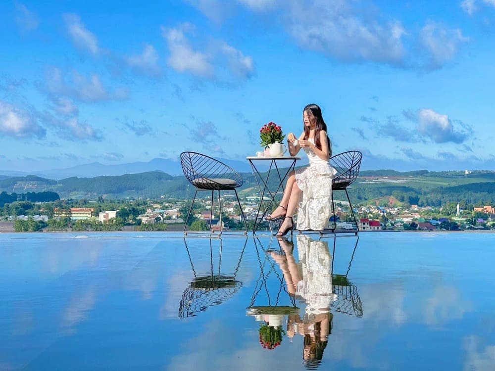 Hồ Trên Mây Coffee