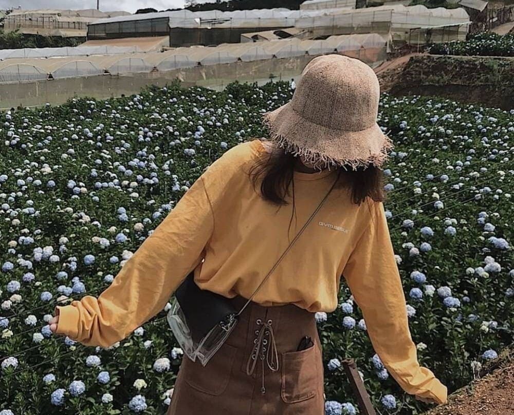 Mũ là phụ kiện không thể thiếu khi lên đồ Đà Lạt