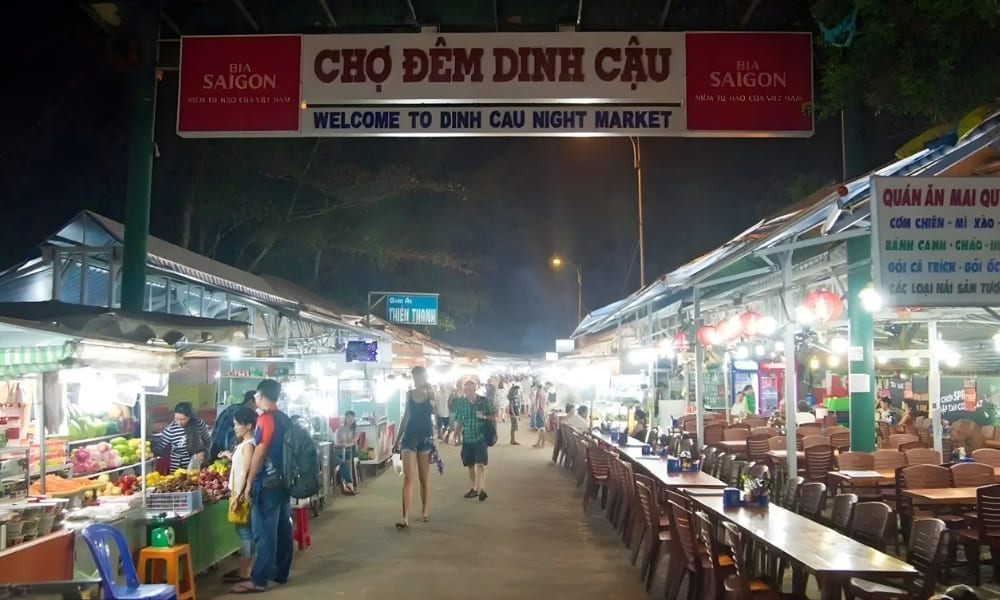 Chợ đêm Dinh Cậu Phú Quốc