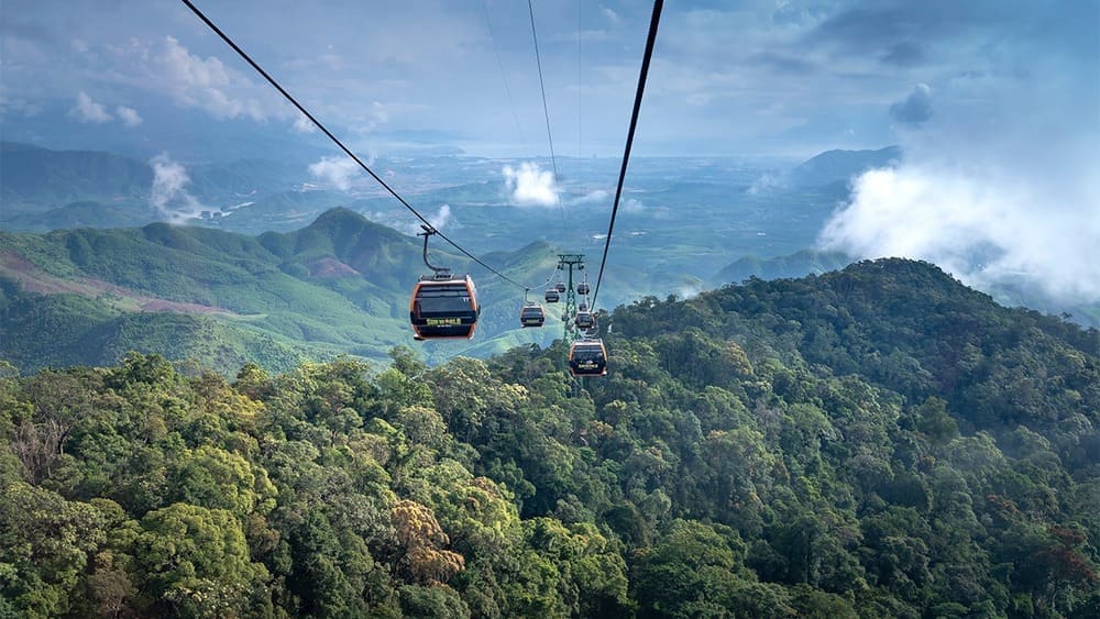 Ngắm thác Datanla từ trên cáp treo