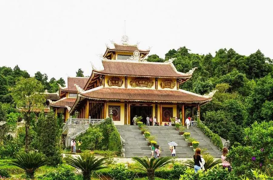 Lựa chọn phương tiện di chuyển đến chùa